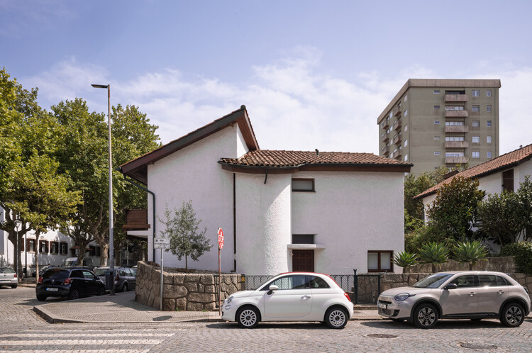 Renovation Casa d'Abreu Neto - Siza's First Work / Álvaro Siza Vieira - Exterior Photography