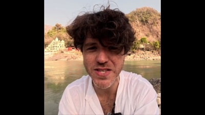 Evans said the mix of Ayurveda, home remedies and modern medicine helped him recover quickly. (Instagram/@charlietravelusa)