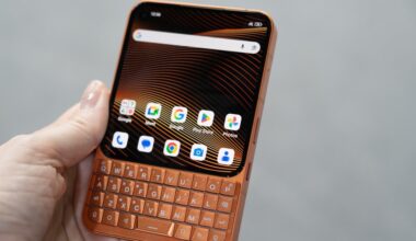 Unihertz’s new QWERTY phone is even more like a Blackberry