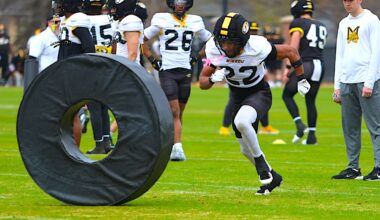 Nov 22, 2024; Lexington, Kentucky, USA; Jackson State Tigers head coach Mo Williams gestures during the first half against the Kentucky Wildcats at Rupp Arena at Central Bank Center. Mandatory Credit: Jordan Prather-Imagn Images