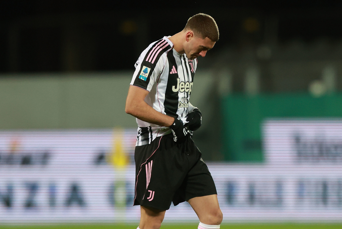 FLORENCE, ITALY - NOVEMBER 22: Dusan Vlahovic of Juventus FC reacts during the Serie A match between ACF Fiorentina and Juventus FC at Artemio Franchi on November 22, 2025 in Florence, Italy. (Photo by Gabriele Maltinti/Getty Images)