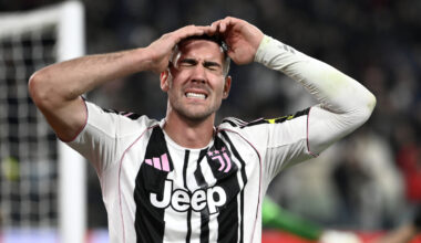 TURIN, ITALY - NOVEMBER 04: Dusan Vlahovic of Juventus reacts during the UEFA Champions League 2025/26 League Phase MD4 match between Juventus and Sporting Clube de Portugal at Juventus Stadium on November 04, 2025 in Turin, Italy. (Photo by Stefano Guidi/Getty Images)