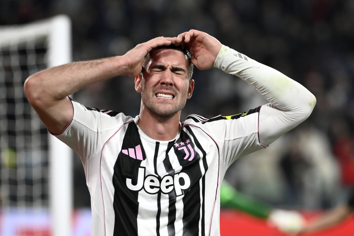TURIN, ITALY - NOVEMBER 04: Dusan Vlahovic of Juventus reacts during the UEFA Champions League 2025/26 League Phase MD4 match between Juventus and Sporting Clube de Portugal at Juventus Stadium on November 04, 2025 in Turin, Italy. (Photo by Stefano Guidi/Getty Images)