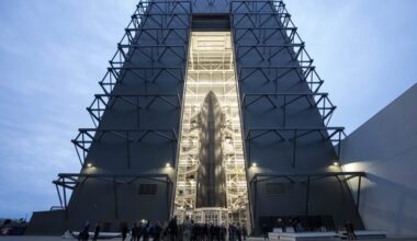 FCC chair criticizes Amazon over opposition to SpaceX satellite plan - Teslarati