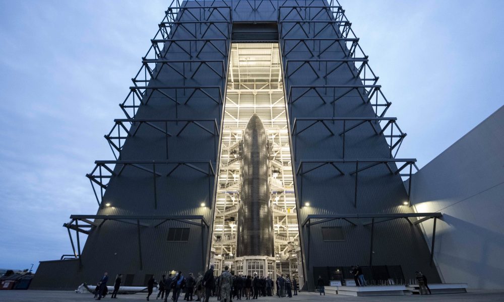 FCC chair criticizes Amazon over opposition to SpaceX satellite plan - Teslarati