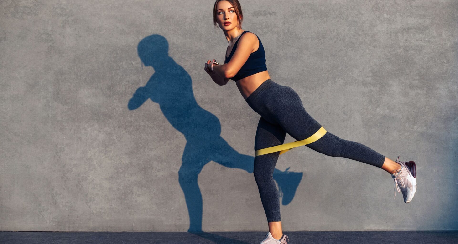 Not sit-ups or planks — this 15-minute standing resistance band workout will help you carve out a stronger core