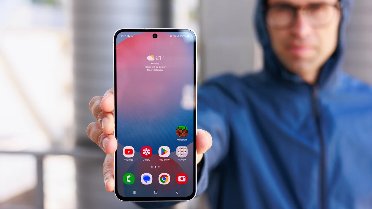 Galaxy S24 FE plunges below $450, undercutting the new Galaxy S26 by over $200