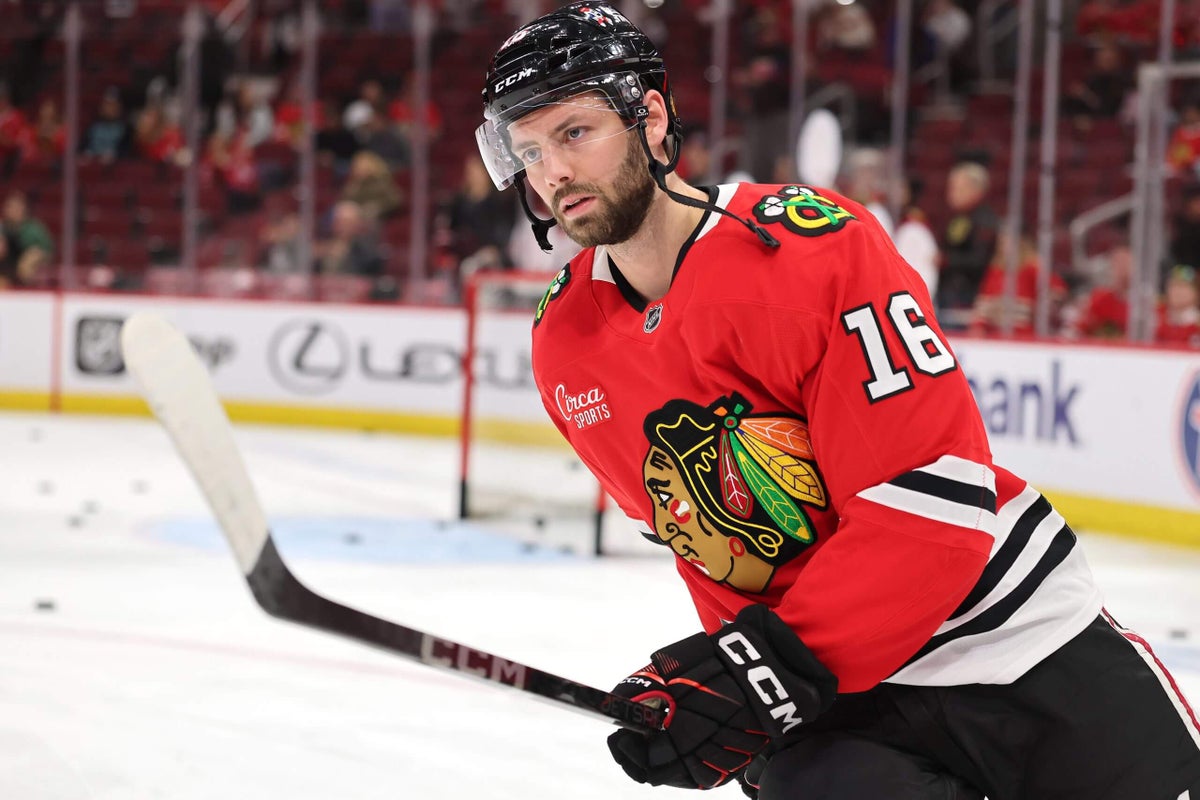 Blackhawks trade Jason Dickinson, Colton Dach to Oilers for Andrew Mangiapane, pick