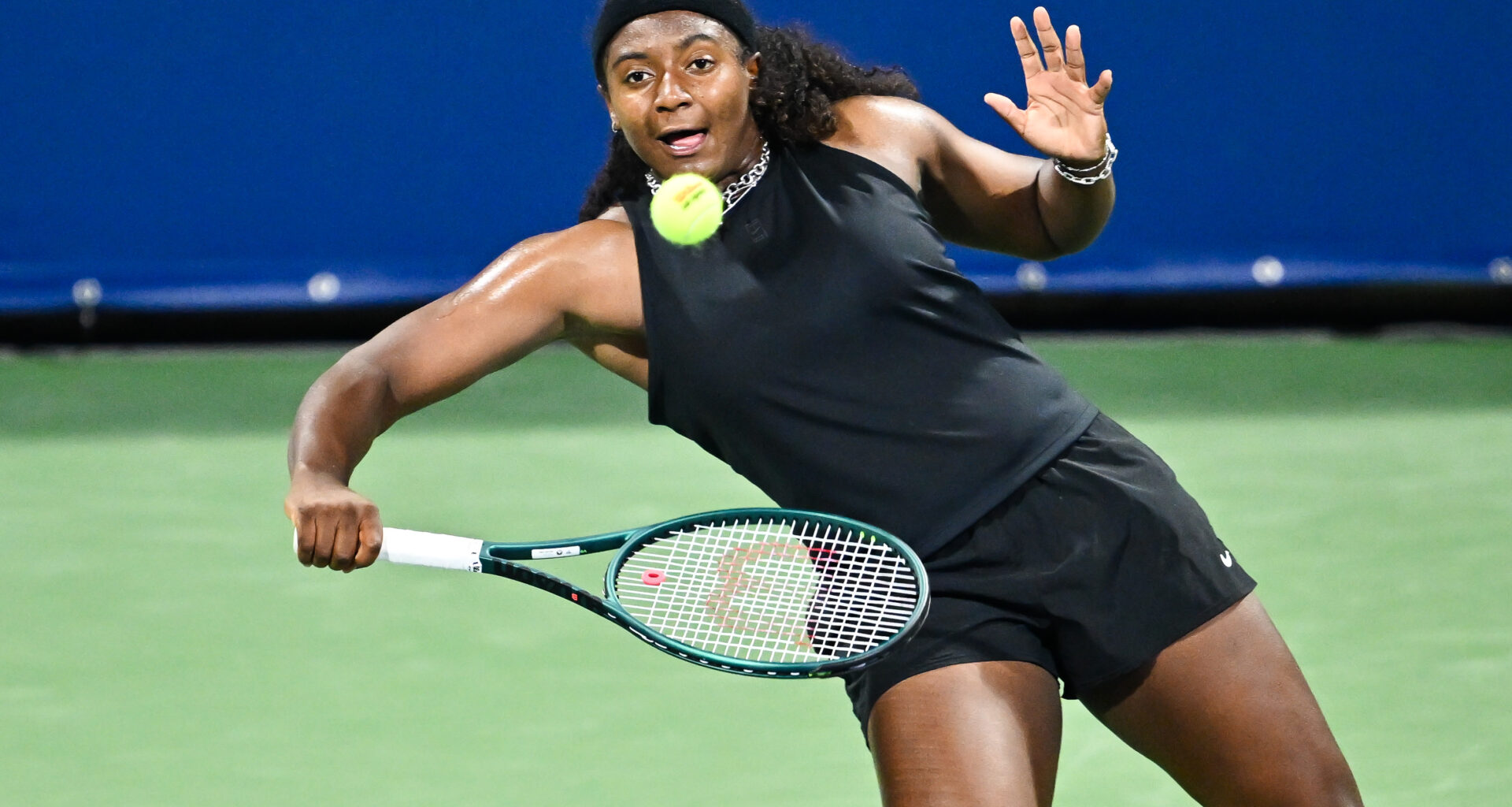 Baptiste triumphs in feast of deft volleys vs. Arango in Indian Wells - WTA Tennis