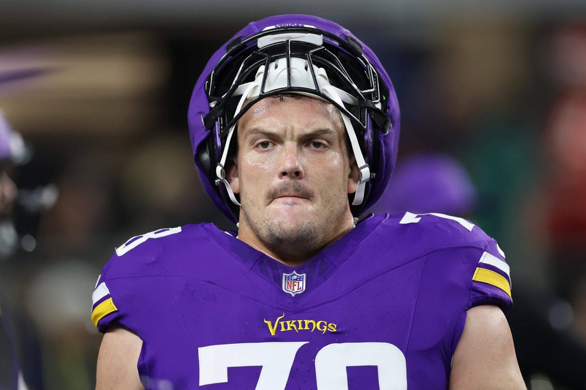 Ex-Colts, Vikings center Ryan Kelly announces retirement