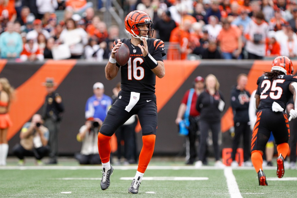Cincinnati Bengals quarterback Joe Flacco (16) looks to pass during the second half of the game against the Arizona Cardinals and the Cincinnati Bengals on December 28, 2025, at Paycor Stadium.