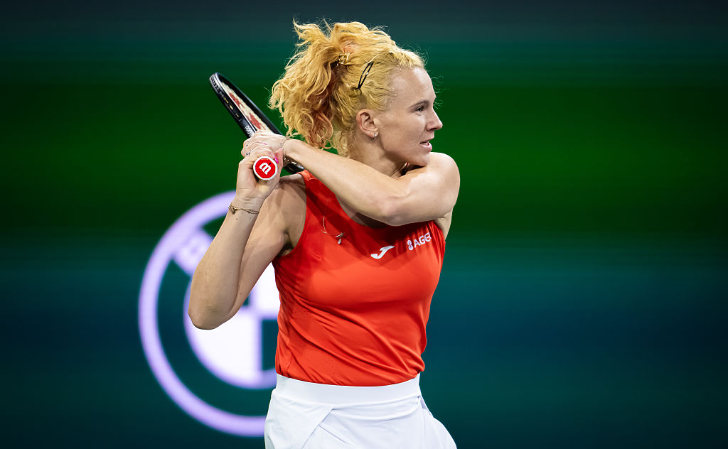 Siniakova outlasts Fernandez in 3 hours, 28 minutes to reach Indian Wells third round