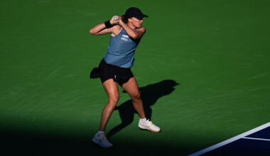 Swiatek finds her range to halt Sakkari's momentum in Indian Wells