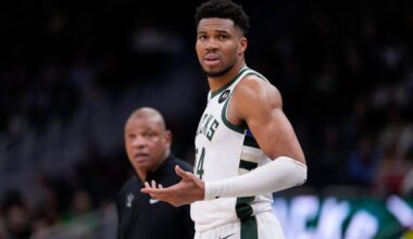 Giannis Antetokounmpo, Bucks at odds over whether to finish out the season: Sources