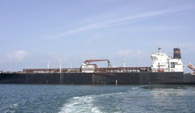 U.S. allows sale of stranded Iran oil to cap fuel-price rises