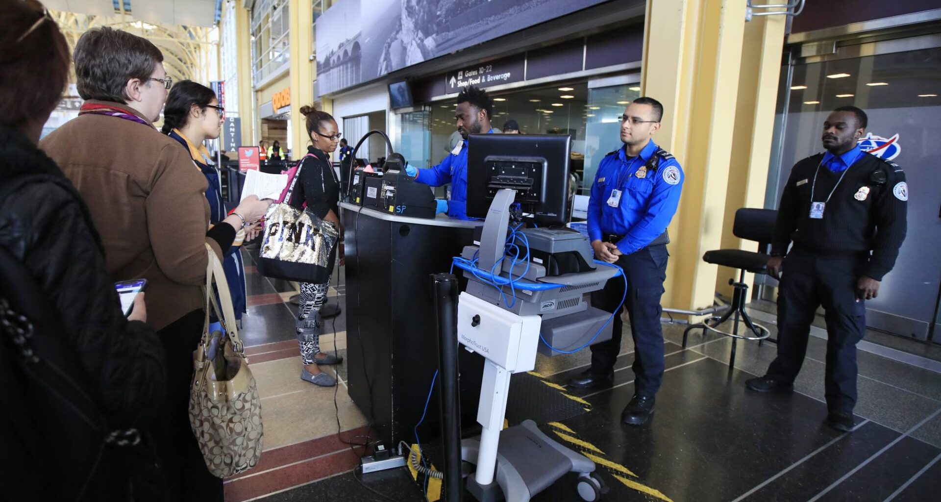 Many DHS employees miss first full paychecks as shutdown continues