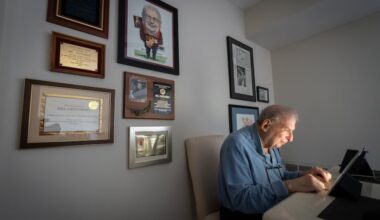 Sportswriter Mel Greenberg's journalism journey started at The Inquirer and took him to the pinnacle of women's basketball.