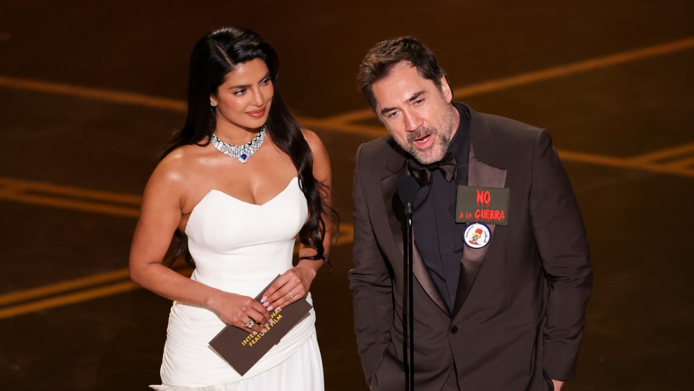Javier Bardem at Oscars Says 'No to War and Free Palestine'