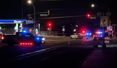 Crash shuts down Tucson intersection