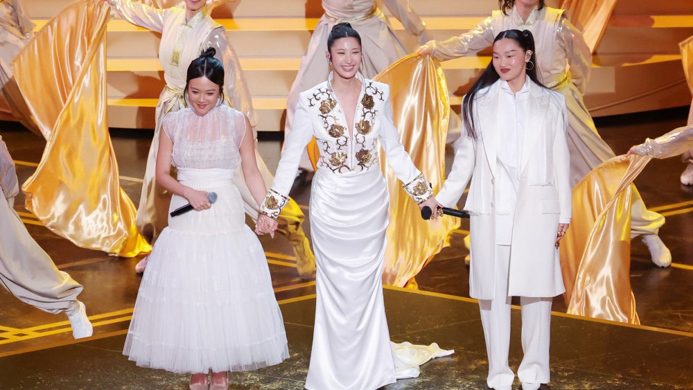 KPop Demon Hunters Stars Sing 'Golden' at Oscars