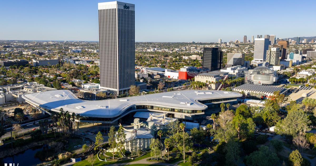 LACMA's David Geffen Galleries nears completion above Wilshire