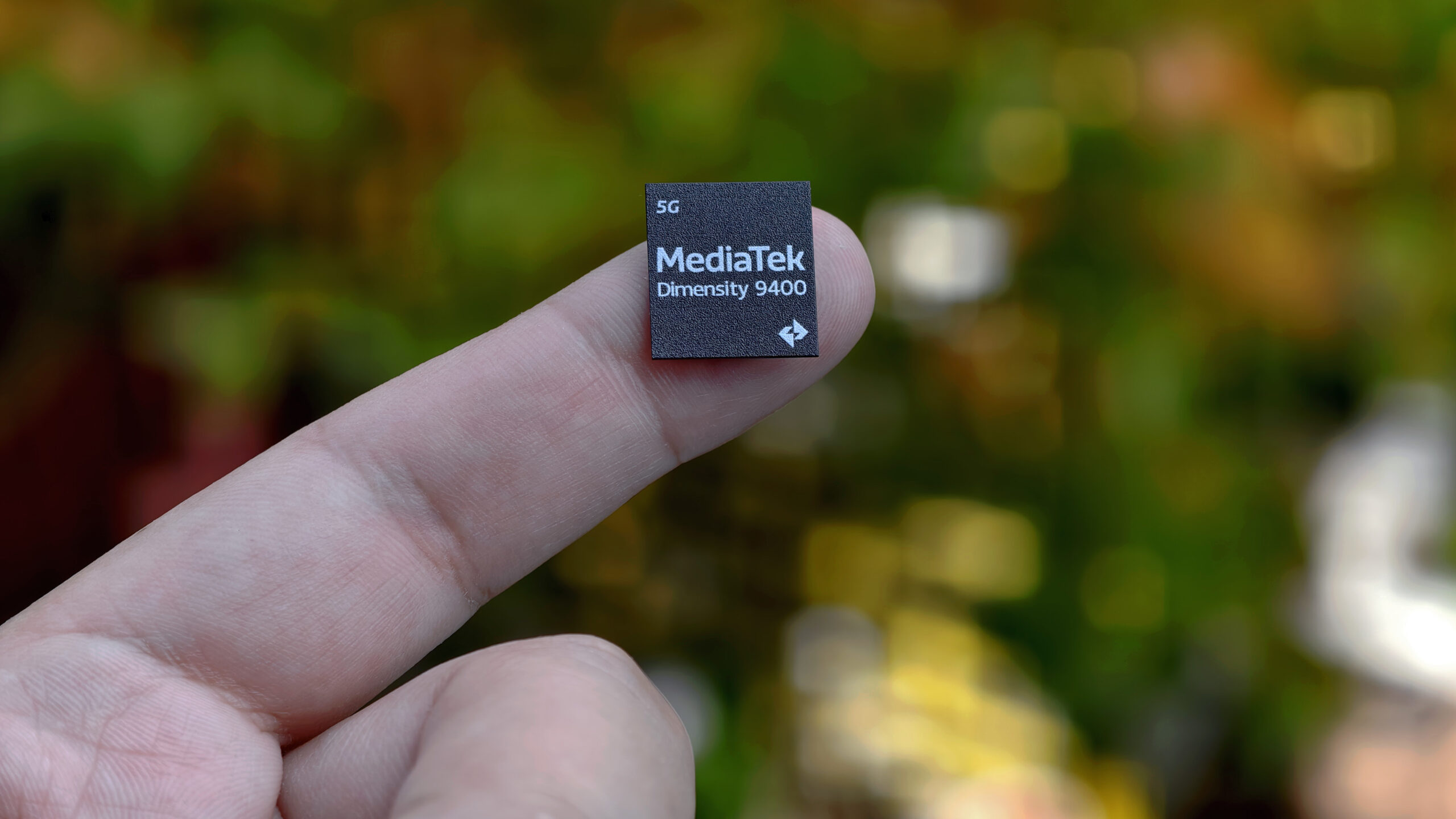 MediaTek Dimensity 9400 chip on finger edited MediaTek Dimensity 9400 chip on finger edited
