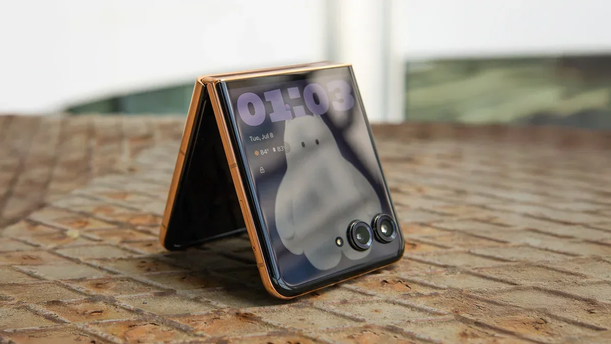 Motorola's Razr+ (2025) plunges by up to $500 at the official store and even comes with a freebie