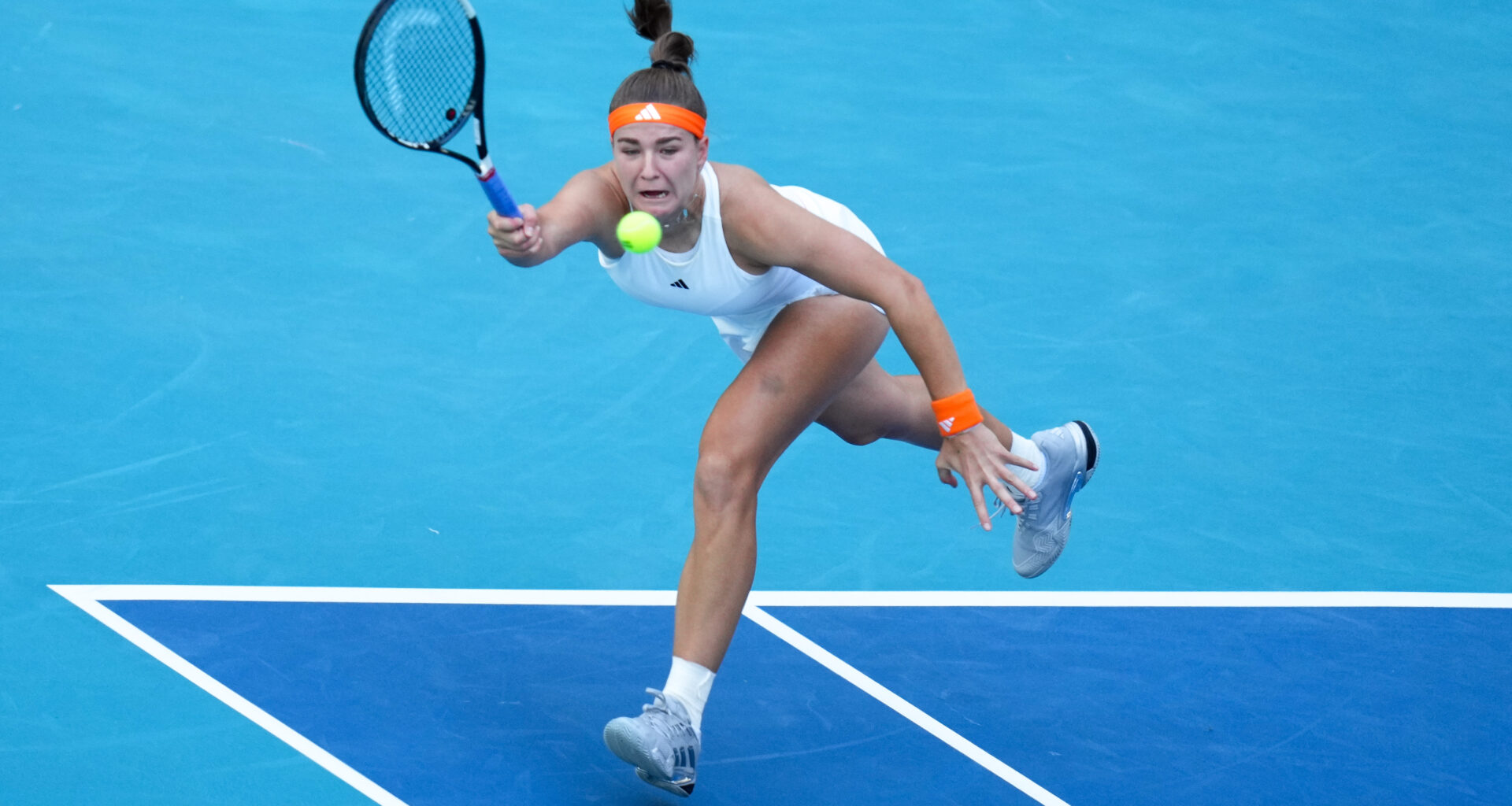 Muchova edges Mboko again to reach first Miami semifinal