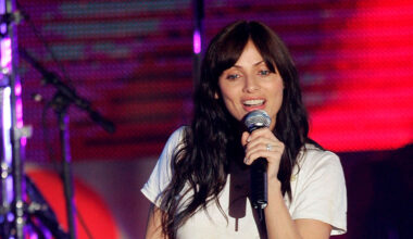 3 Perfect Pop Bridges From the 1990s Songwriting Boom