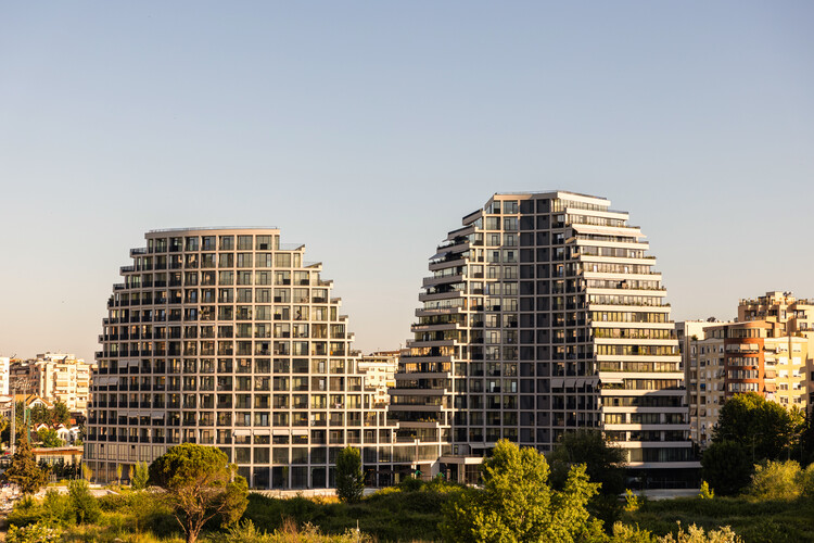 Lake Views / JA Joubert Architecture - Image 1 of 18