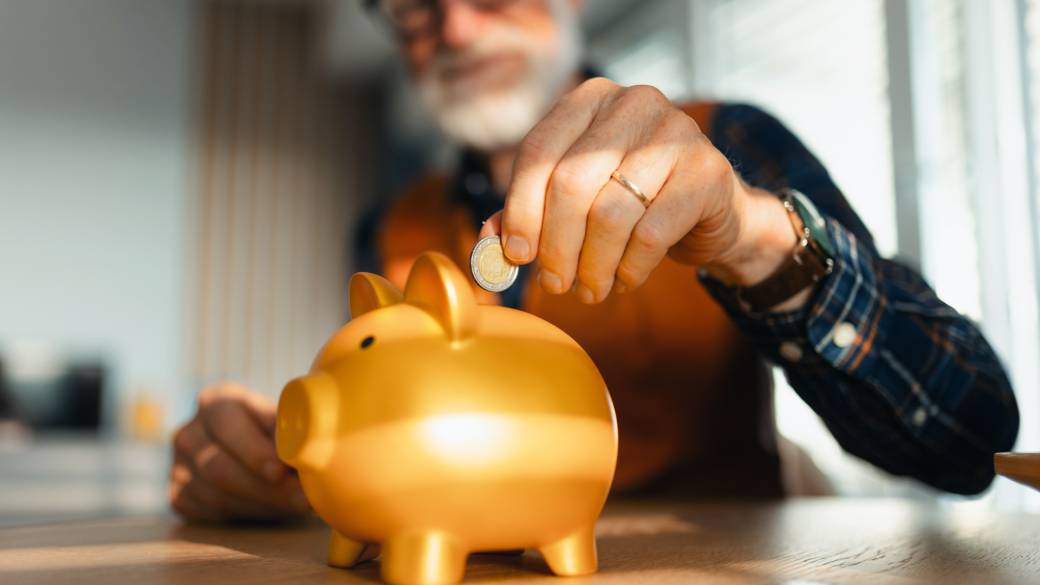 Click to play video: 'OAS and CPP payments to roll out Wednesday, here are the amounts'