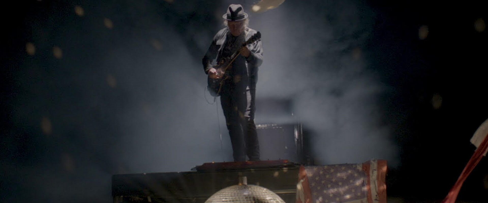 Neil Young Reveals He’s Recording a New Album with Backing Group The Chrome Hearts, Featuring Songs That “Make Me Feel”