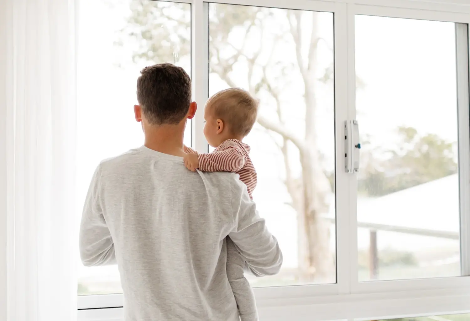 Fathers’ mental health deteriorates long after the birth of their child