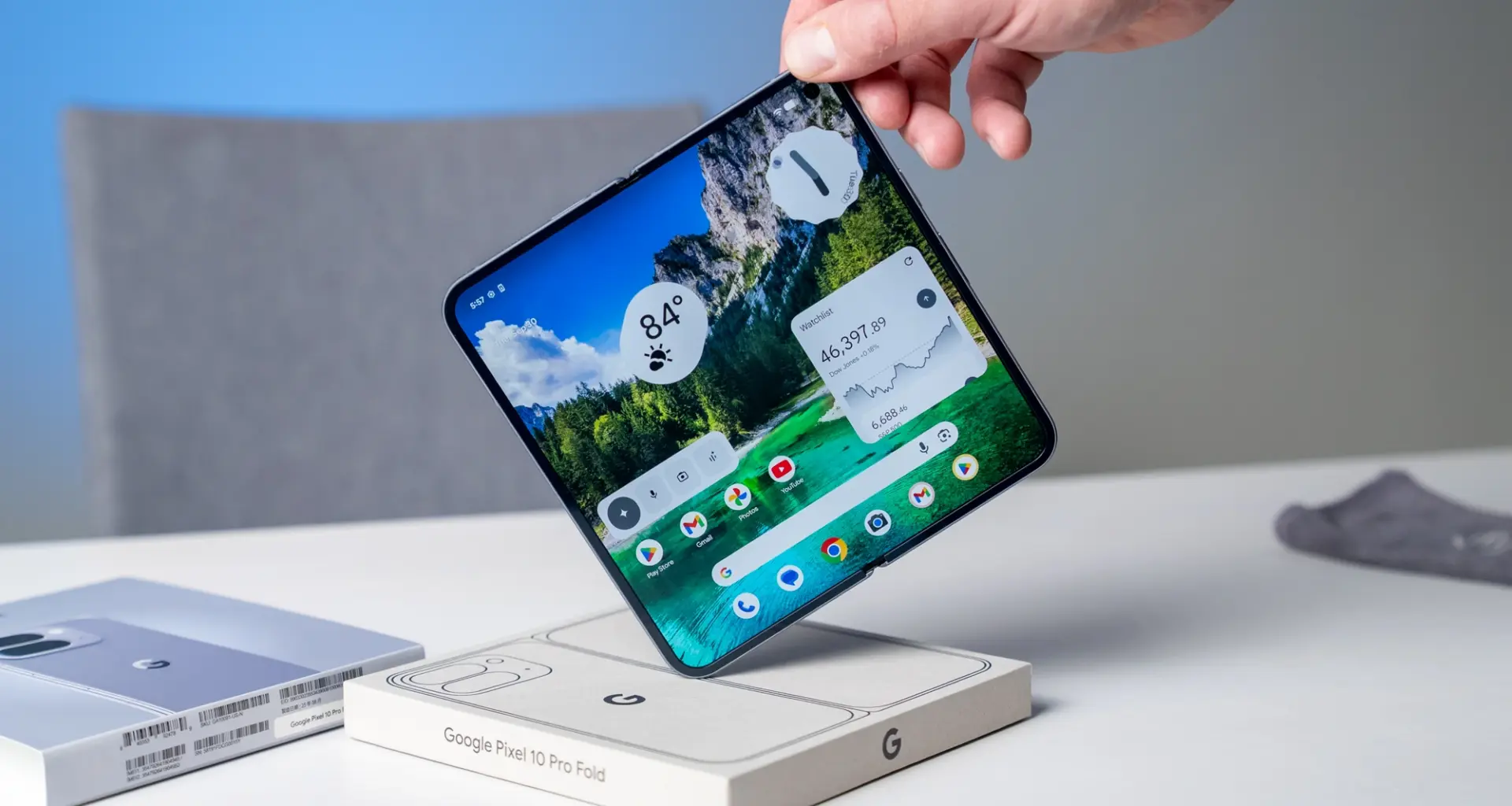 I finally found the one folding phone use case that I now can’t live without