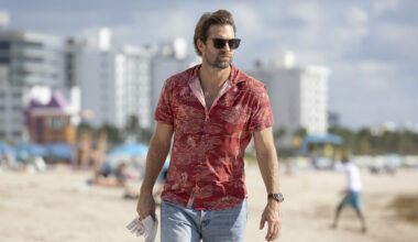 Scott Speedman in RJ Decker