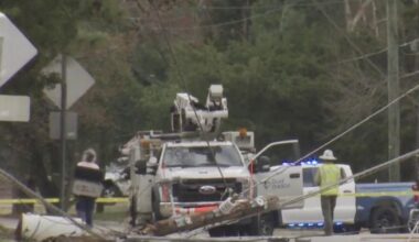 Truck hits utility pole in Raleigh neighborhood, knocking out power for hundreds :: WRAL.com