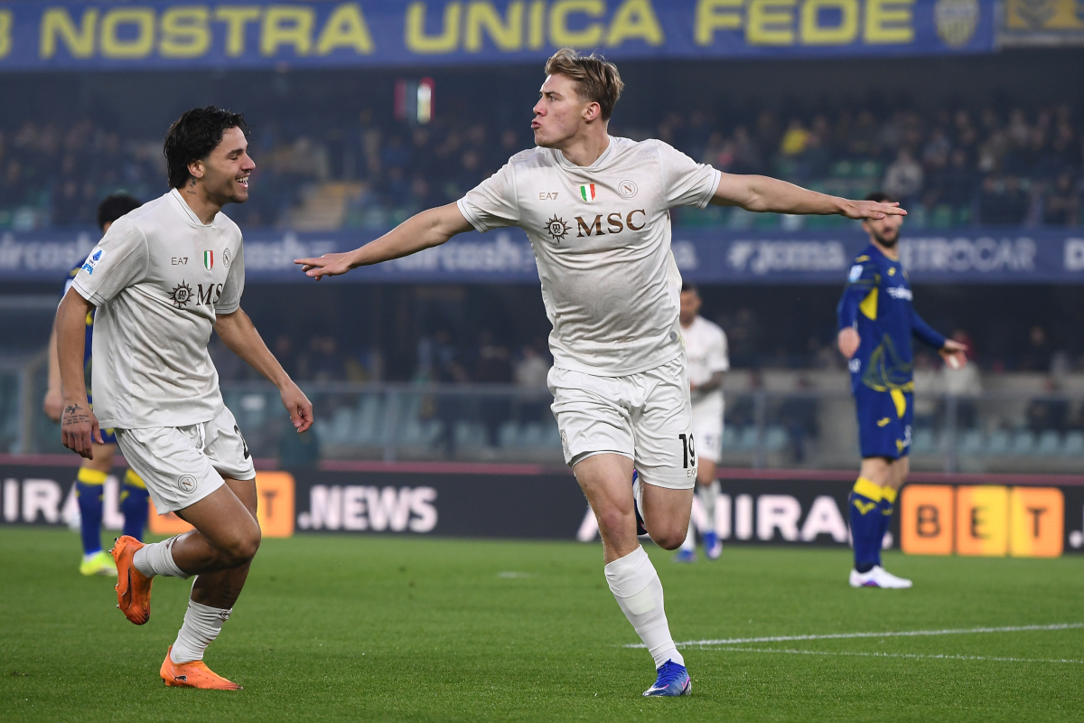 VERONA, ITALY - FEBRUARY 28: Rasmus Hojlund of SSC Napoli celebrates after scoring the opening goal during the Serie A match between Hellas Verona FC and SSC Napoli at Stadio Marcantonio Bentegodi on February 28, 2026 in Verona, Italy. (Photo by Alessandro Sabattini/Getty Images)