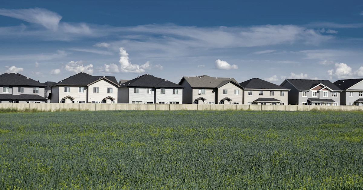 Housing market conditions ‘fragile’ as pending sales lag