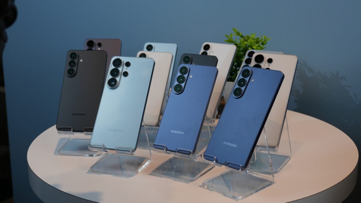 What UFS version does the Samsung Galaxy S26 use for storage?