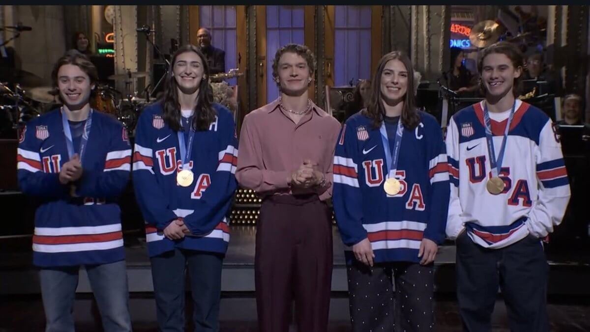 U.S. Olympic men’s, women’s hockey stars joke about ‘Heated Rivalry,’ Trump invite on ‘SNL’