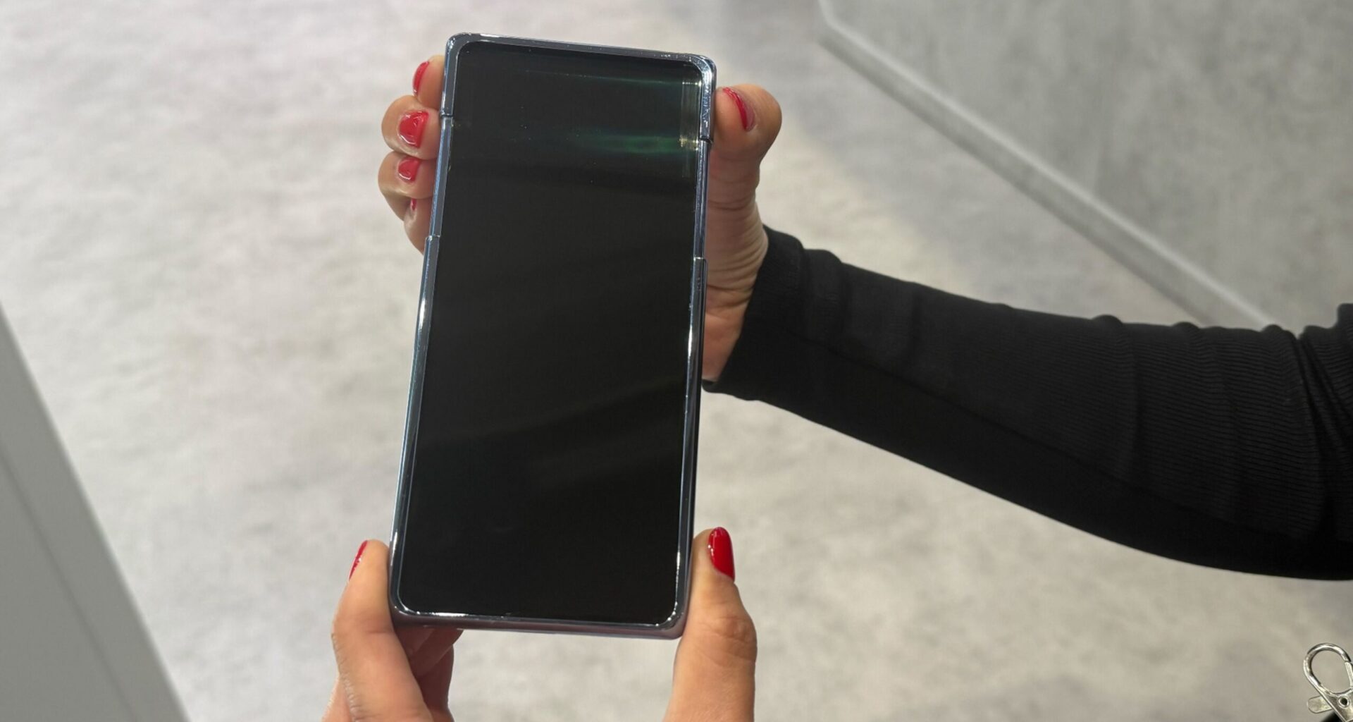 This new Samsung slidable phone concept expands from the top