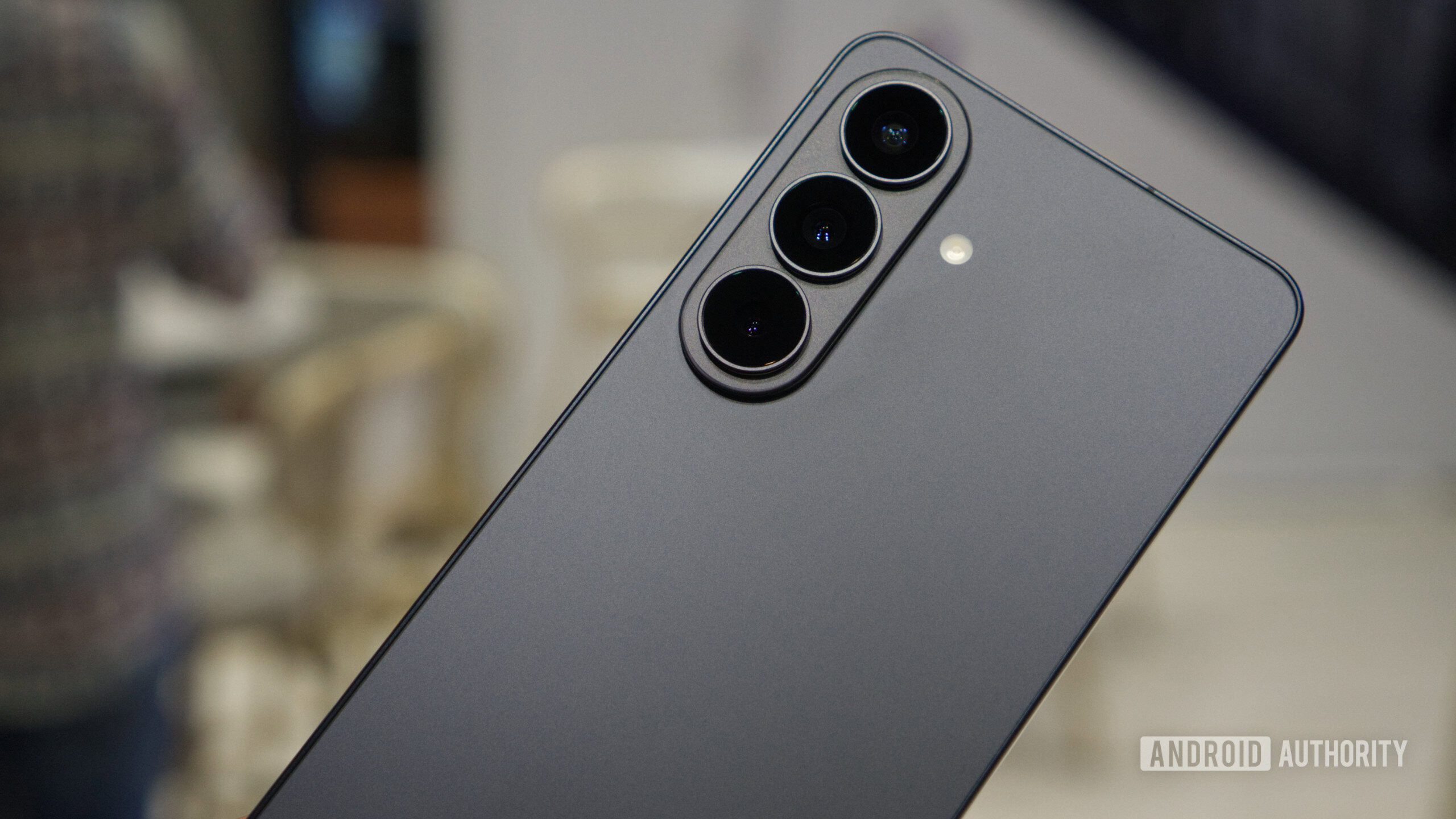 Samsung Galaxy S26 rear cameras The Samsung Galaxy S26, showing its rear cameras.