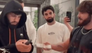 Georgio Poullas pays off $10,000 bet to Arman Tsarukyan, who plans to donate it to child in need