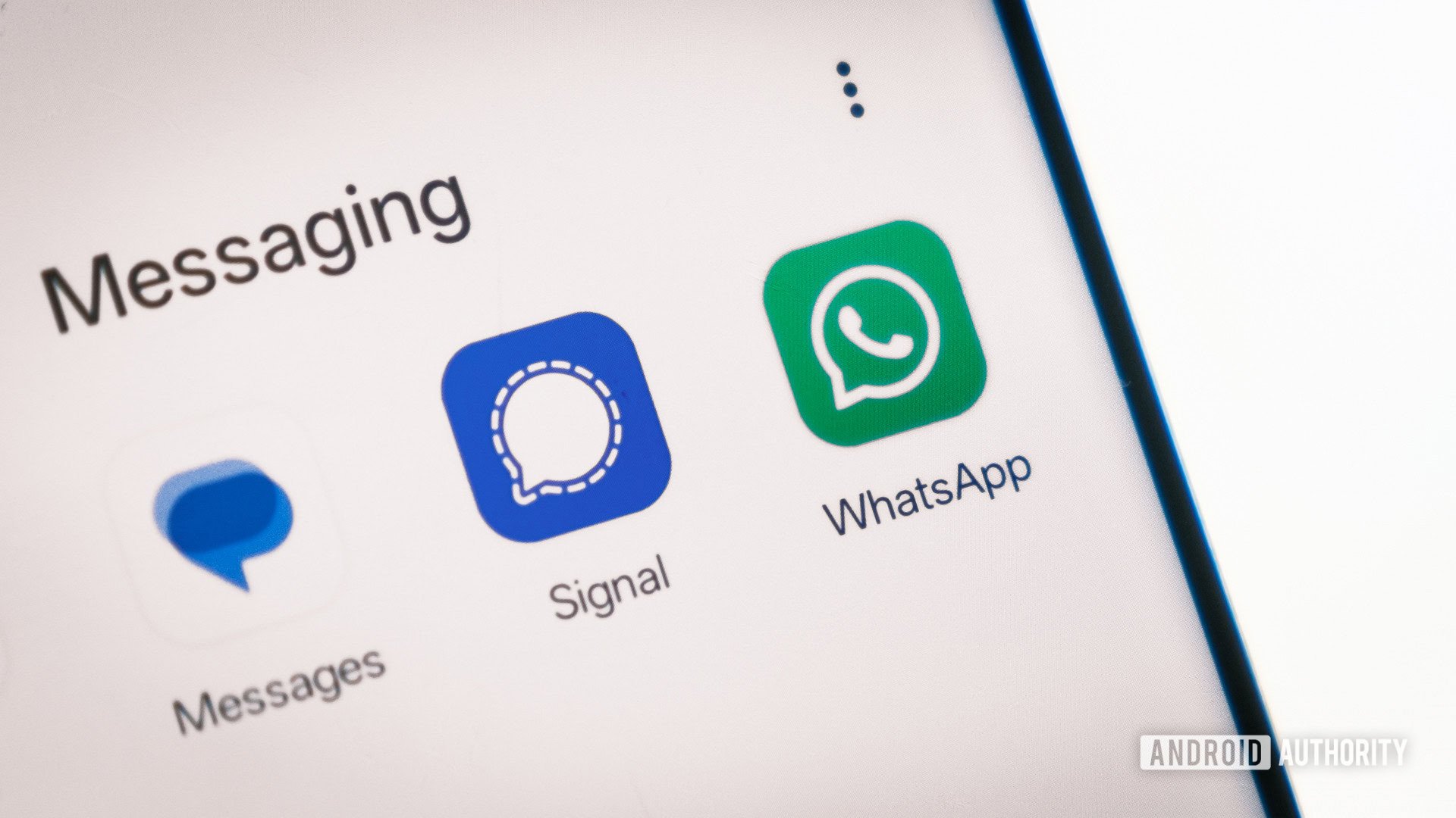 Signal vs Whatsapp app icons