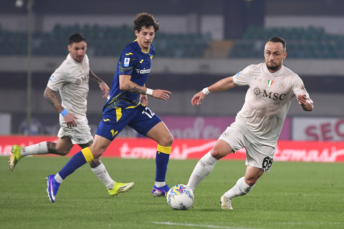 VERONA, ITALY - FEBRUARY 28: Stanislav Lobotka of SSC Napoli during the Serie A match between Hellas Verona FC and SSC Napoli at Stadio Marcantonio Bentegodi on February 28, 2026 in Verona, Italy. (Photo by Alessandro Sabattini/Getty Images)
