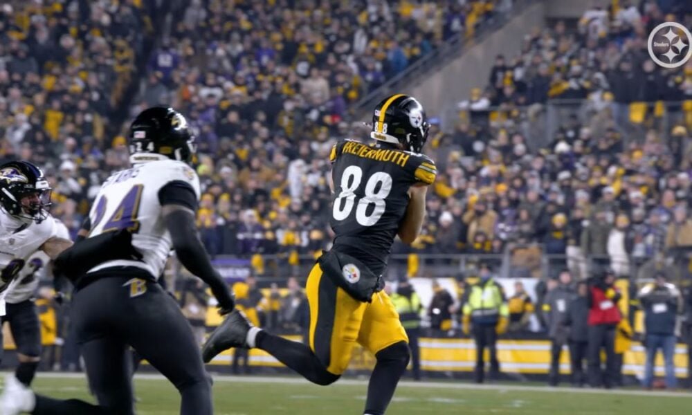 'Favoritism': Beat Writer Explains Why Pat Freiermuth Had Snap Count Cut