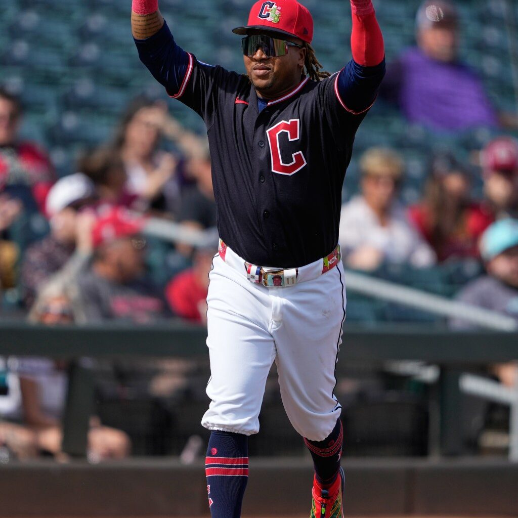 Guardians say José Ramírez feeling better and sore shoulder ‘should be just fine in a few days’ – News-Herald