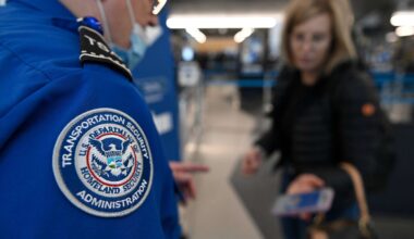 Trump signs order to pay TSA employees amid shutdown standoff