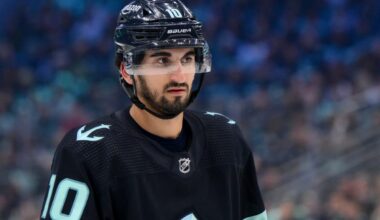 Which center(s) might the Flyers pursue for an offseason trade?