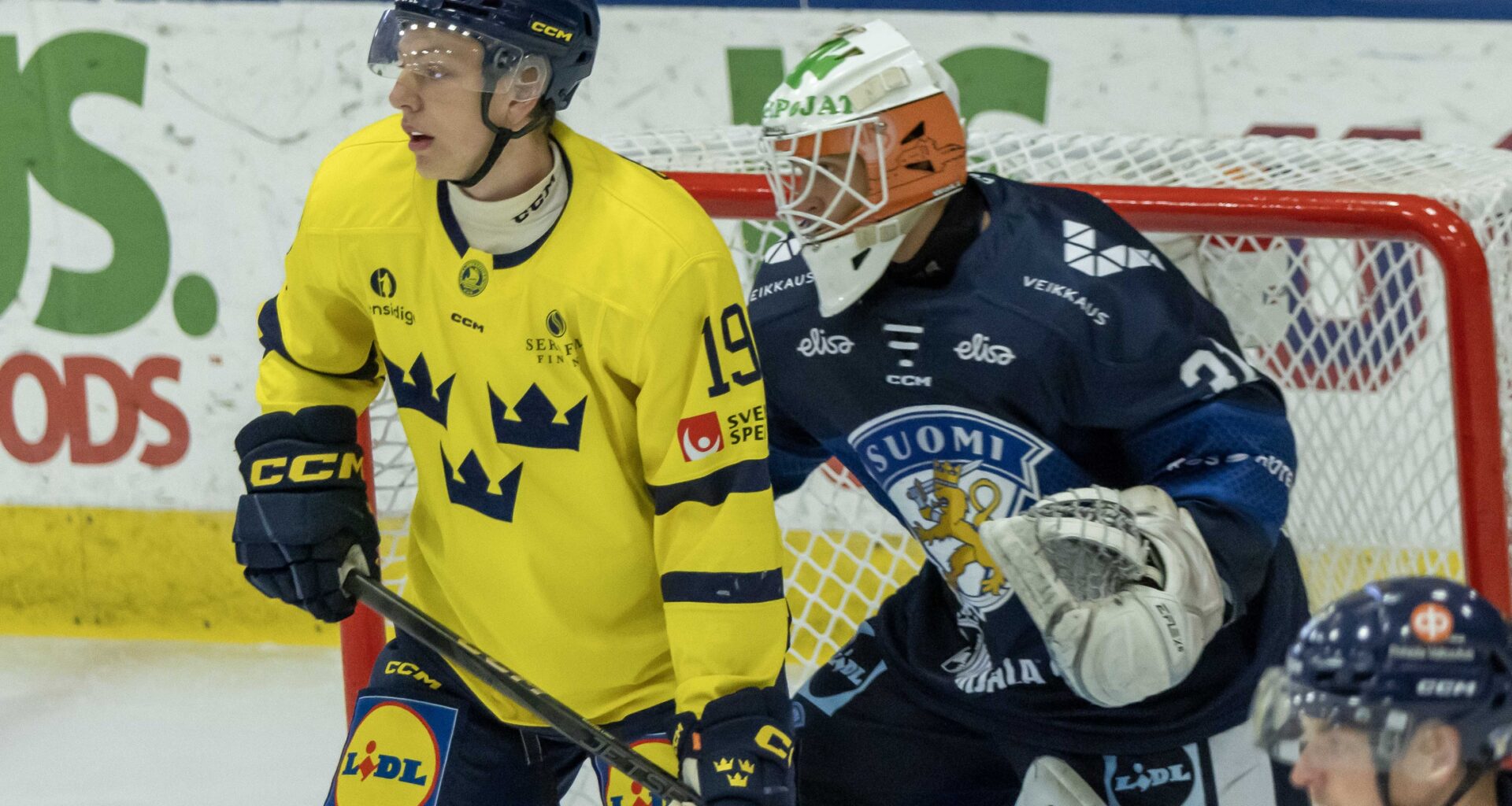 Flyers prospect Jack Berglund playing beyond his years in SHL